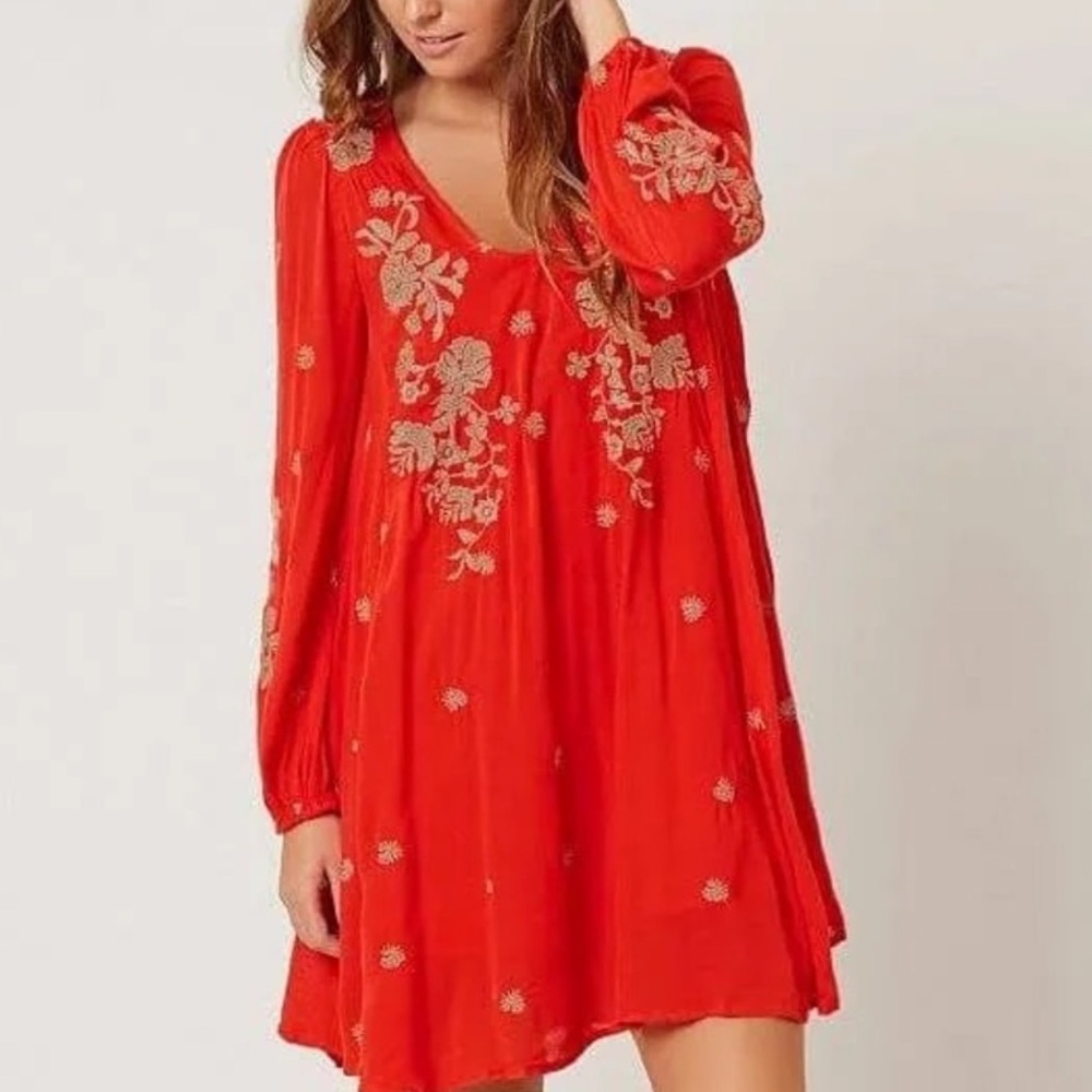Free People Red Sweet Tenessee Embroidered
Oversized Tunic Mini Dress